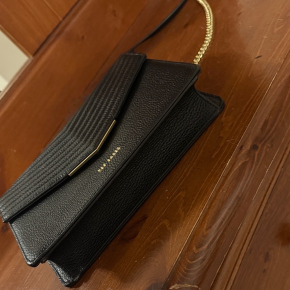 Ted Baker London Black Shoulder Bag with Gold Accents and Adjustable Strap - Picture 4 of 6